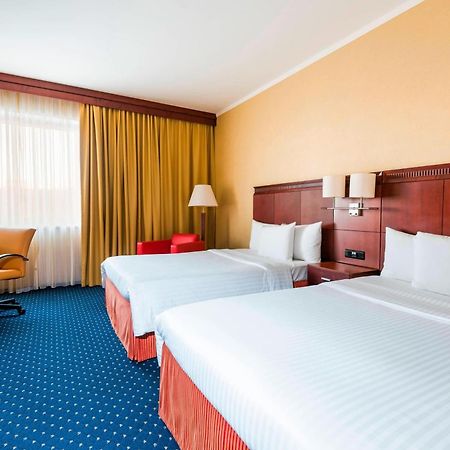 Courtyard By Marriott Prague City Room photo