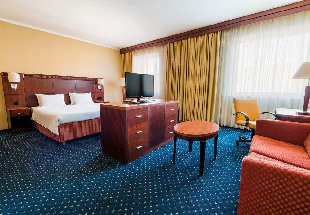 Courtyard By Marriott Prague City Exterior photo