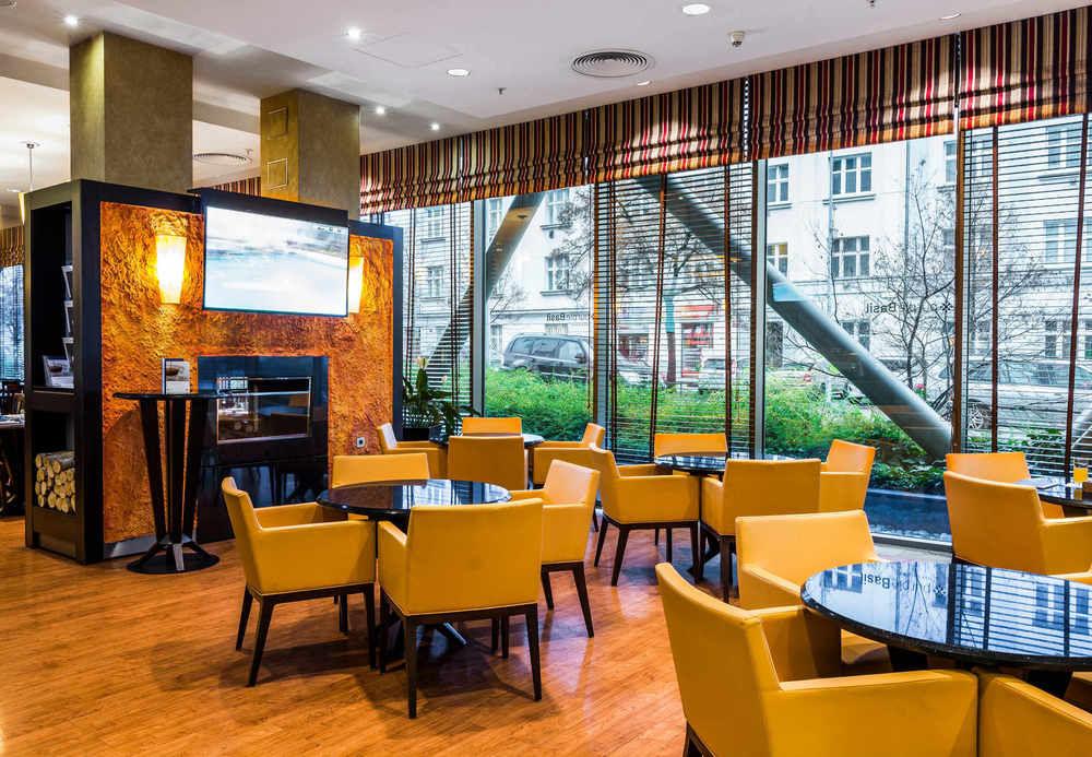 Courtyard By Marriott Prague City Exterior photo