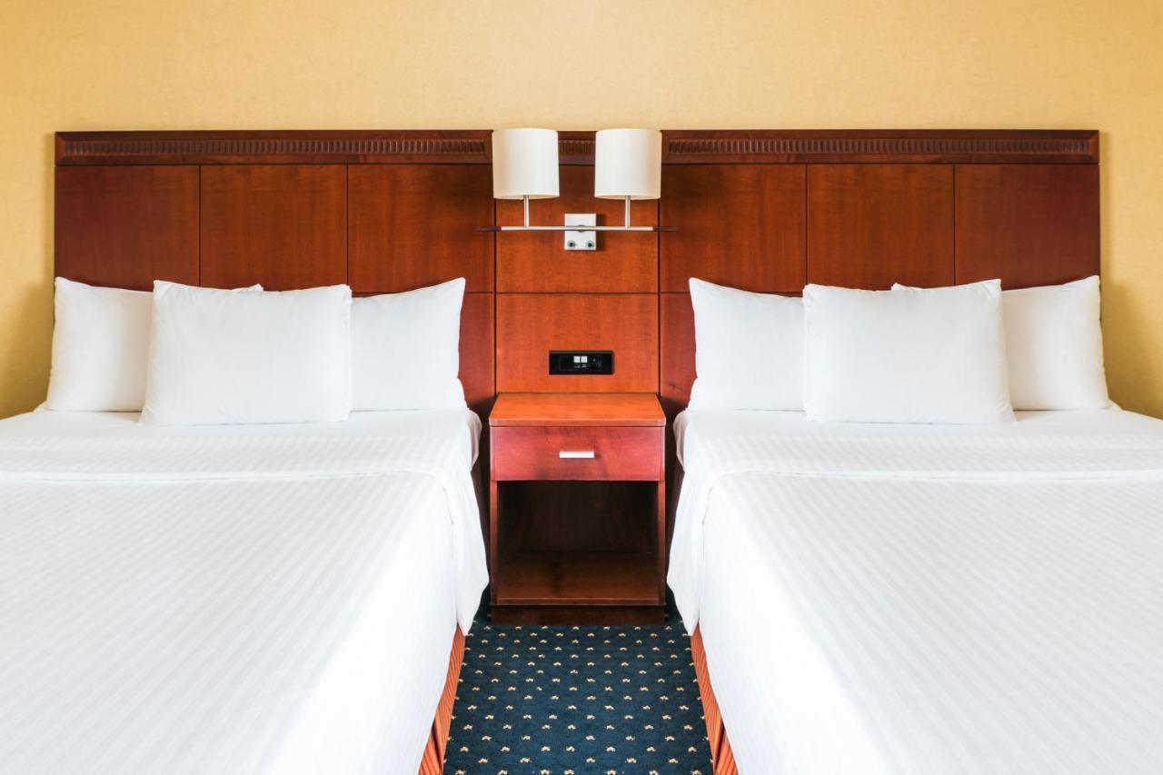 Courtyard By Marriott Prague City Exterior photo