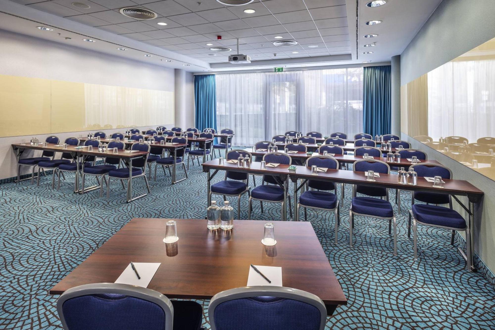 Courtyard By Marriott Prague City Business photo