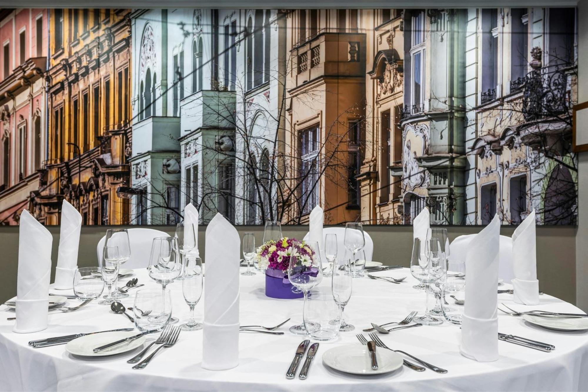 Courtyard By Marriott Prague City Exterior photo