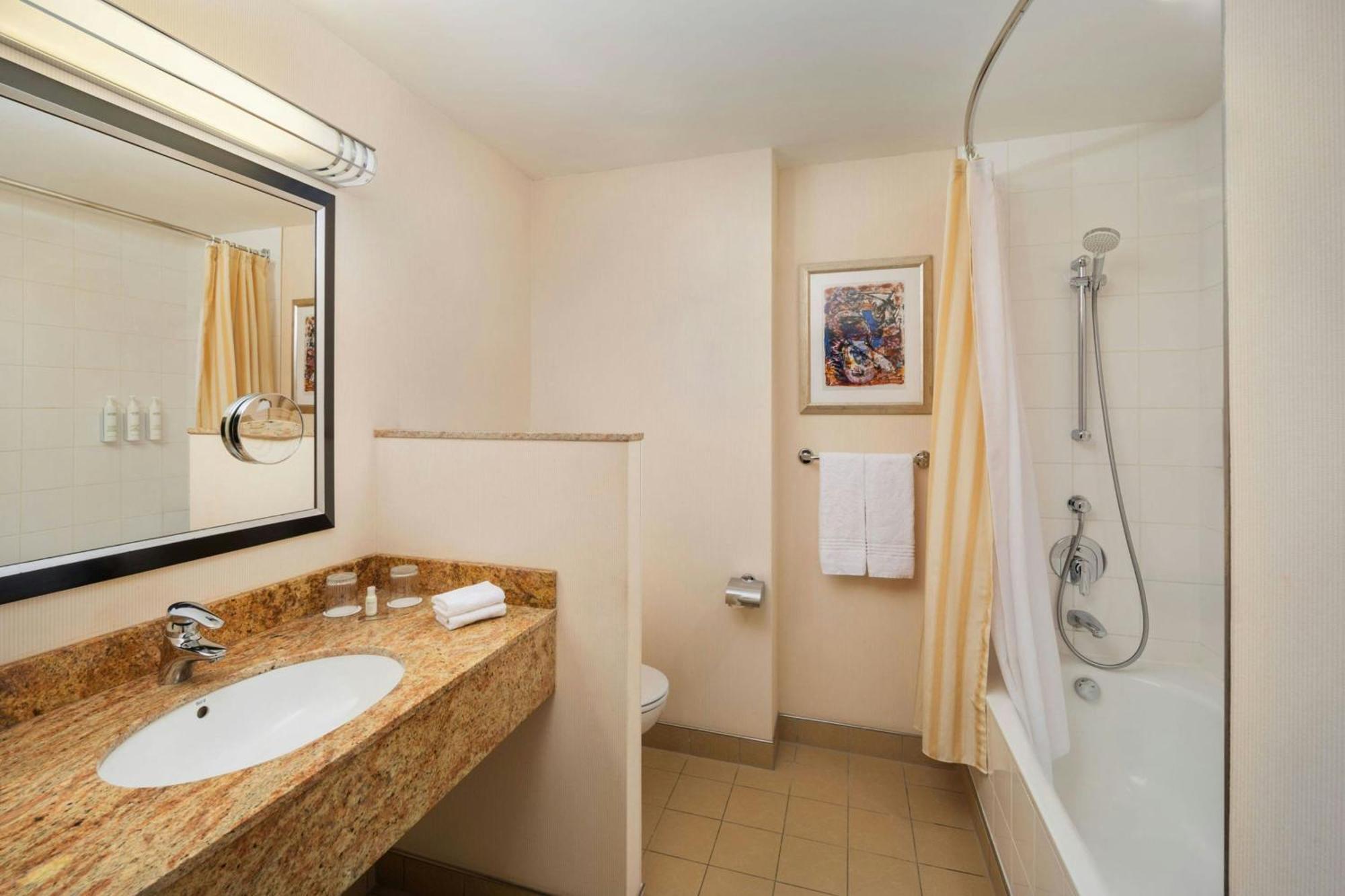 Courtyard By Marriott Prague City Exterior photo